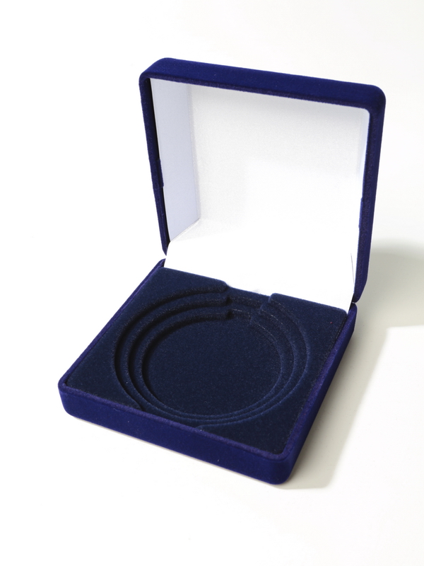 Футляр (92х92х40 мм) под универсальную медаль (углубления 55 мм, 65 мм, 75 мм)