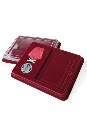 Сувенирная упаковка (181х142х22 мм) под Медаль ордена «За заслуги перед Отечеством» и удостоверение (76х106х6 мм),  тёмно-бордовый