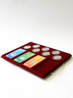 Планшет S (234х296х12 мм) для 4 Олимпийских монет Сочи-2014 в блистере и 7 Олимпийских монет Сочи-2014 в капсулах Планшет S (234х296х12 мм) для 4 Олимпийских монет Сочи-2014 в блистере и 7 Олимпийских монет Сочи-2014 в капсулах