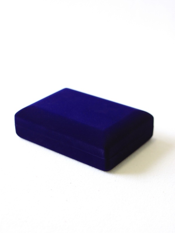 Футляр флокированный (102х142х42 мм) для плеера, наушников и USB-кабеля