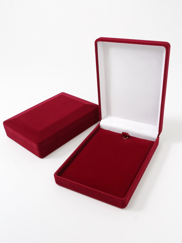 Футляр (90х124х32 мм) под серьги, подвеску Футляр (90х124х32 мм) под серьги, подвеску