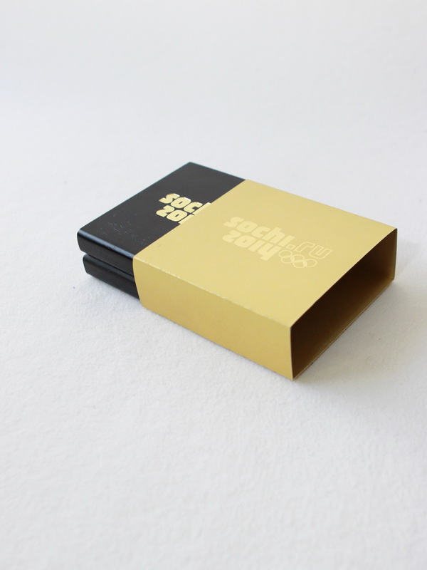 Деревянный футляр (90х95х31 мм) для монеты в капсуле. Золото