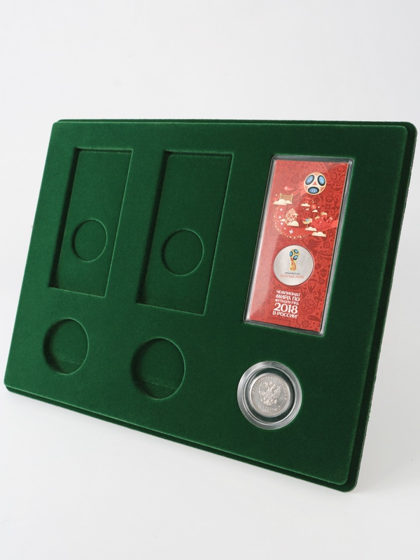 Планшет S (234х296х12 мм) для 3 обычных монет 25 рублей в капсулах и 3 цветных монет 25 рублей в блистере Планшет S (234х296х12 мм) для 3 обычных монет 25 рублей в капсулах и 3 цветных монет 25 рублей в блистере