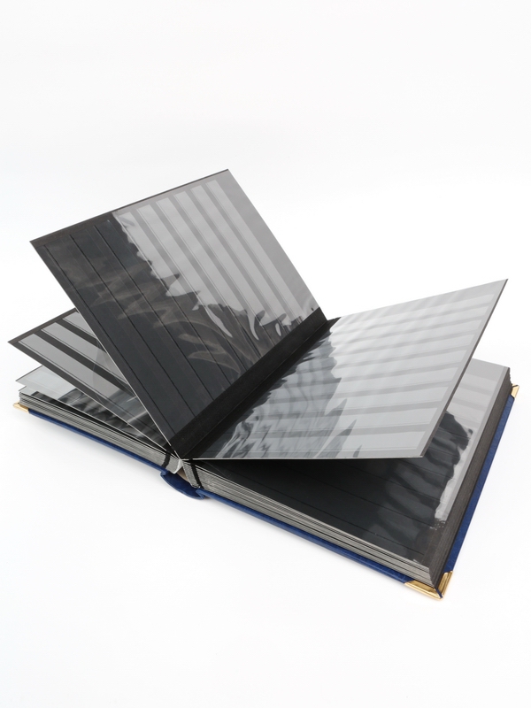 Альбом для марок (кляссер ROYAL). 30 листов (60 страниц) из чёрного картона с промежуточными прозрачными листами. Синий. Prinz, 6032