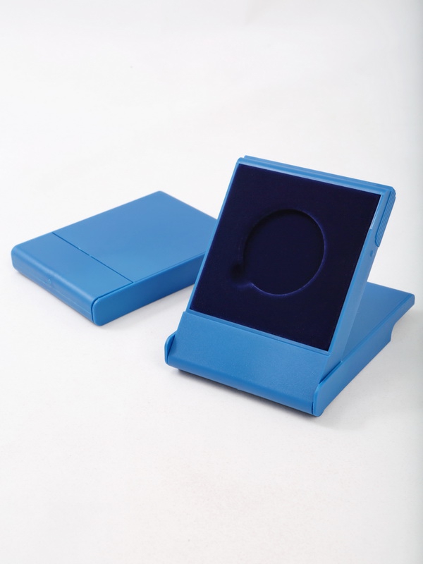  Футляр пластиковый (79х106х16 мм) для одной монеты, медали (диаметр 40 мм, глубина 4 мм), тёмно-синий