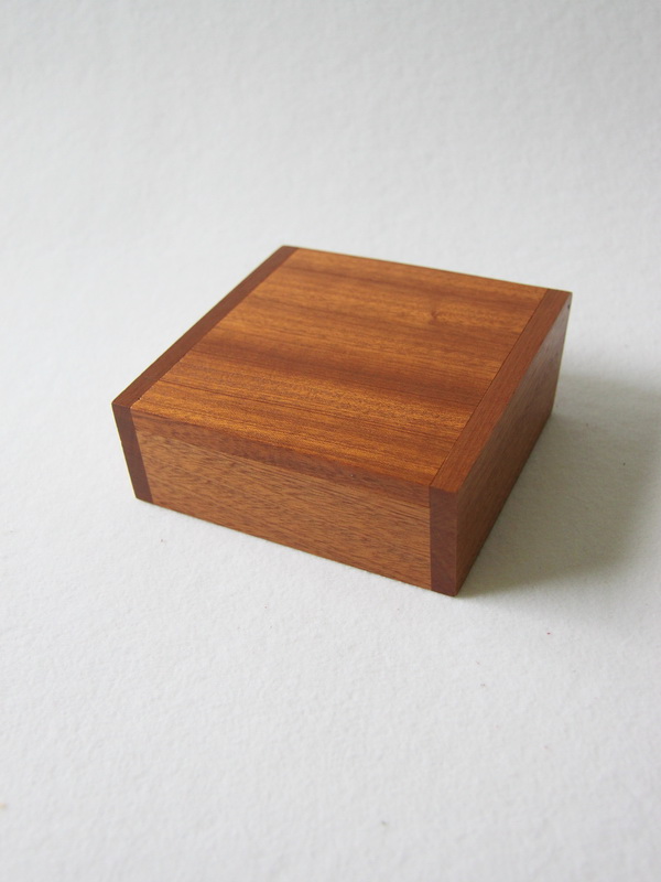 Деревянный футляр (перевёртыш) под медаль