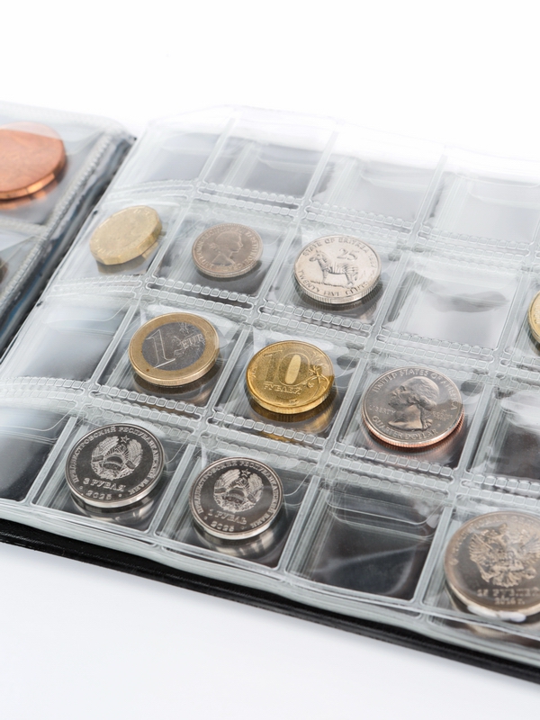 Карманный монетный альбом 209х153х18 мм для размещения 180 монет с комбинированными ячейками, горизонтальный, тёмно-зелёный