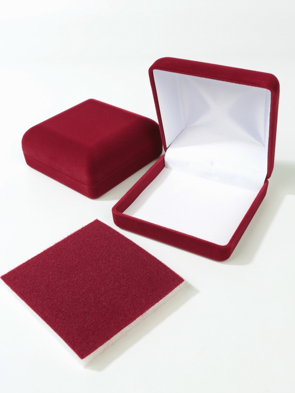 Футляр (92х92х40 мм) с поролоновой вставкой, светло-бордовый