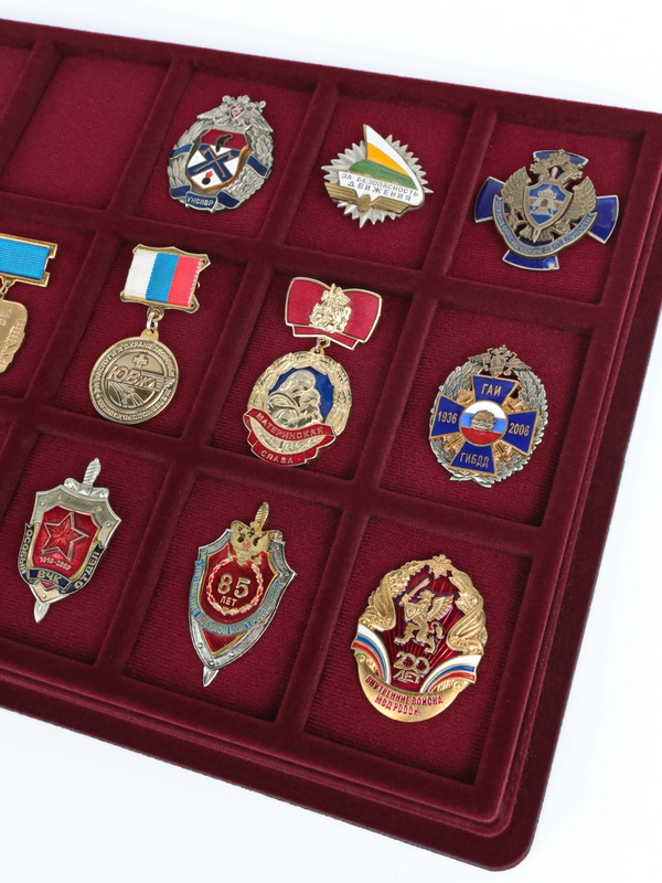 Планшет S (243х304х21 мм) на 15 ячеек (66х50х16 мм) (с поролоновой вставкой), тёмно-бордовый
