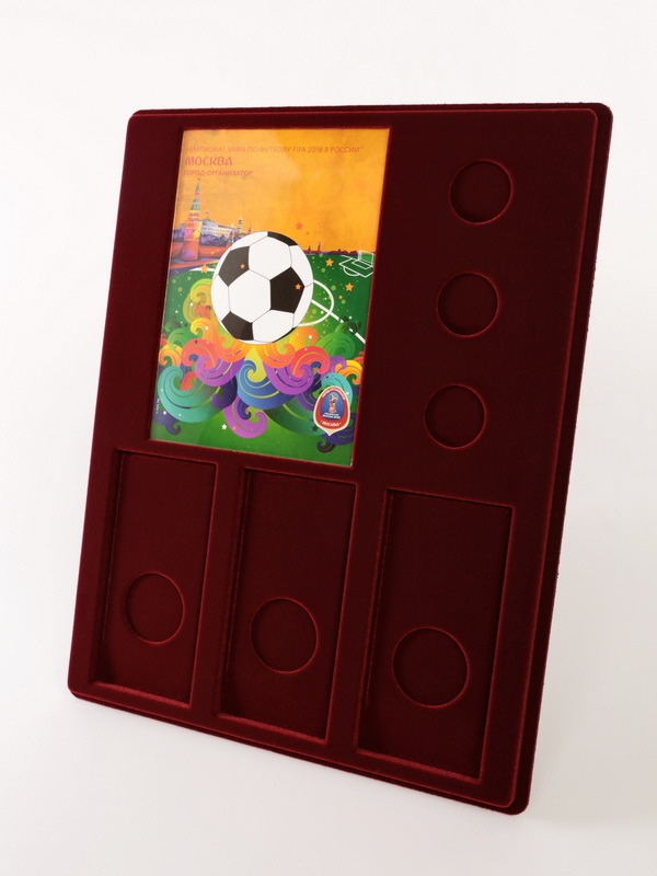 Планшет S (234х296х12 мм) для 3 монет 25 рублей и 3 монет 25 рублей в блистере «Футбол 2018» + Открытка. Москва, тёмно-бордовый  Планшет S (234х296х12 мм) для 3 монет 25 рублей и 3 монет 25 рублей в блистере «Футбол 2018» + Открытка. Москва, тёмно-бордовый