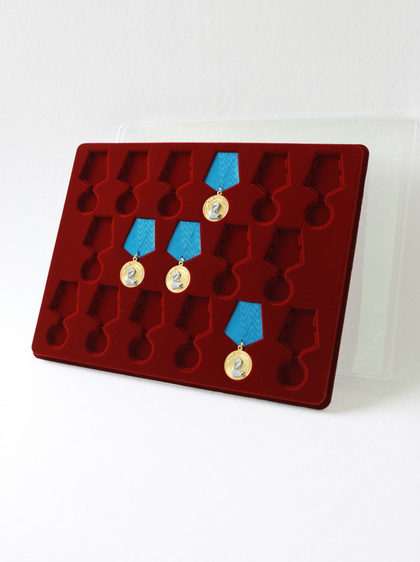  Планшет G (291х393х16 мм) на 17 медалей РФ d-32 мм с пятиугольной колодкой, тёмно-синий