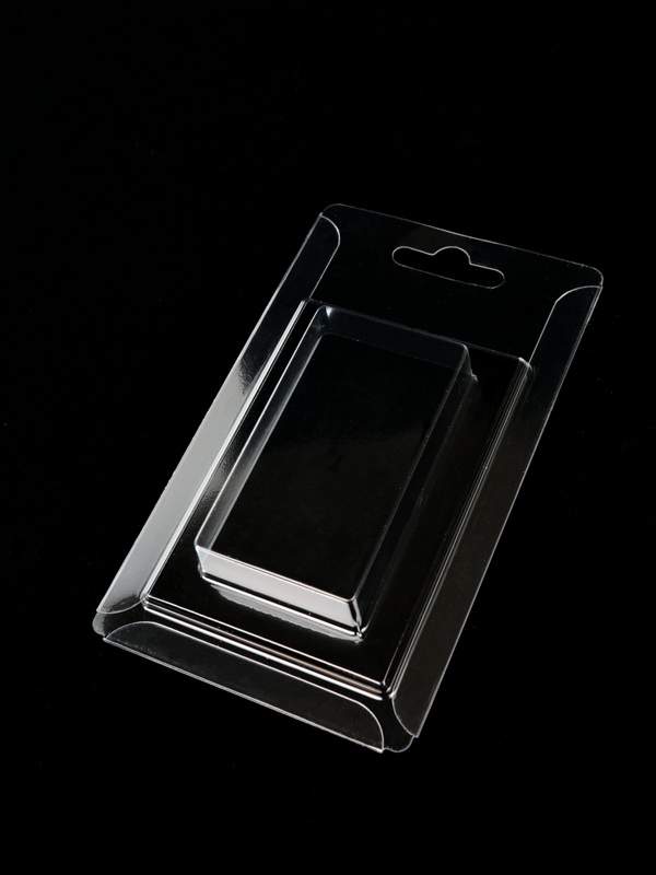 Блистер с загибом краев под изделие 37х67х17 мм. Тип 23