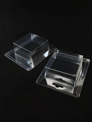 Блистер с загибом краев под изделие 77х77х39 мм. Тип 19