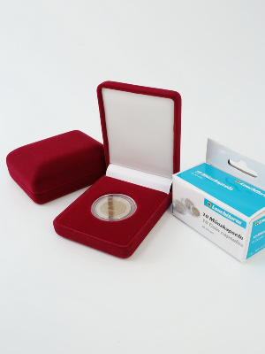 Футляр (61х79х32 мм) для монеты, медали диаметром 26 мм в капсуле Leuchtturm (диаметр ячейки 32,5 мм) Футляр (61х79х32 мм) для монеты, медали диаметром 26 мм в капсуле Leuchtturm (диаметр ячейки 32,5 мм)