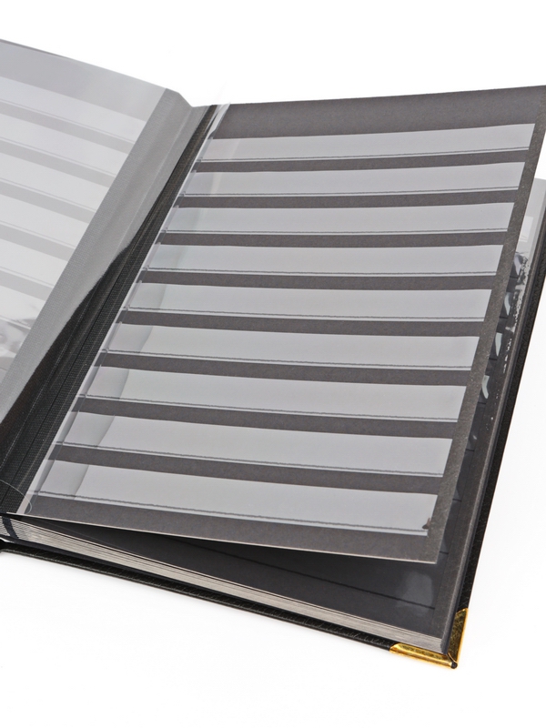 Альбом для марок (кляссер Royal-Line) из натуральной кожи, 16 листов (32 страницы), чёрный картон с промежуточными прозрачными листами. Чёрный. Prinz, 6016