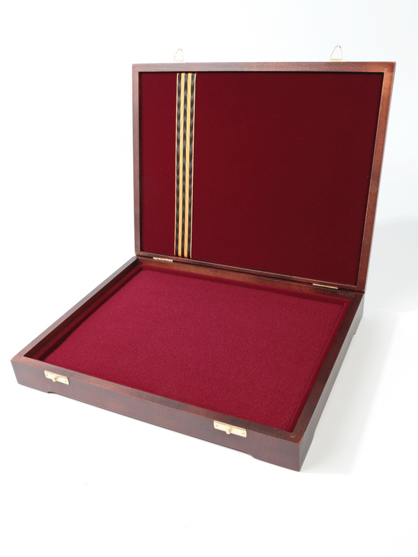  Футляр деревянный Vintage S (305х247х54 мм) на 1 ячейку с поролоновой вставкой. Георгиевская ленточка, тёмно-бордовый