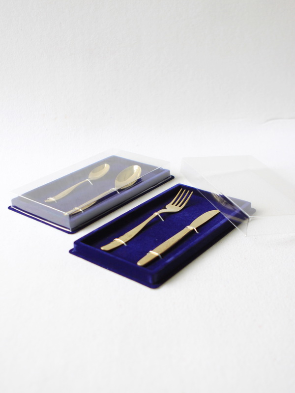 Сувенирная упаковка под набор из 2-х столовых предметов (122х219х27 мм). Для детских наборов