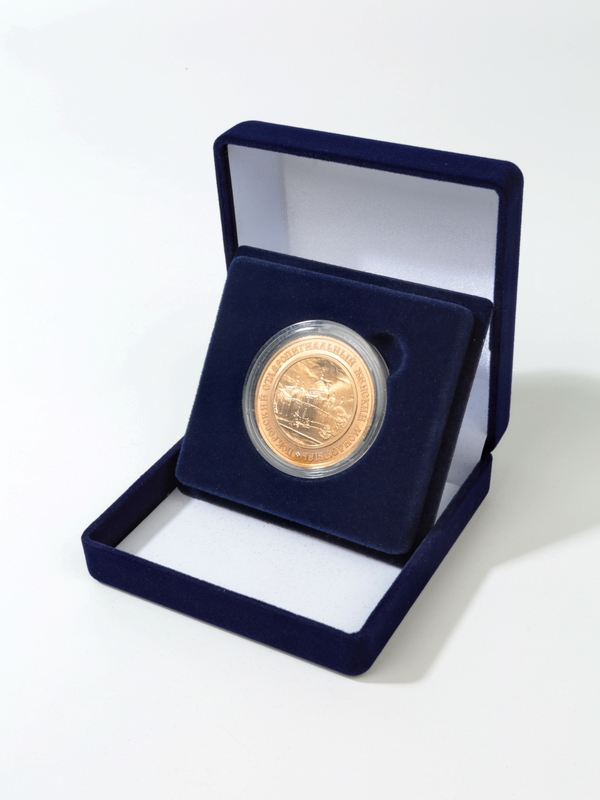 Футляр (92х92х40 мм) для монеты в капсуле (диаметр 44 мм), вынимаемый ложемент, тёмно-синий