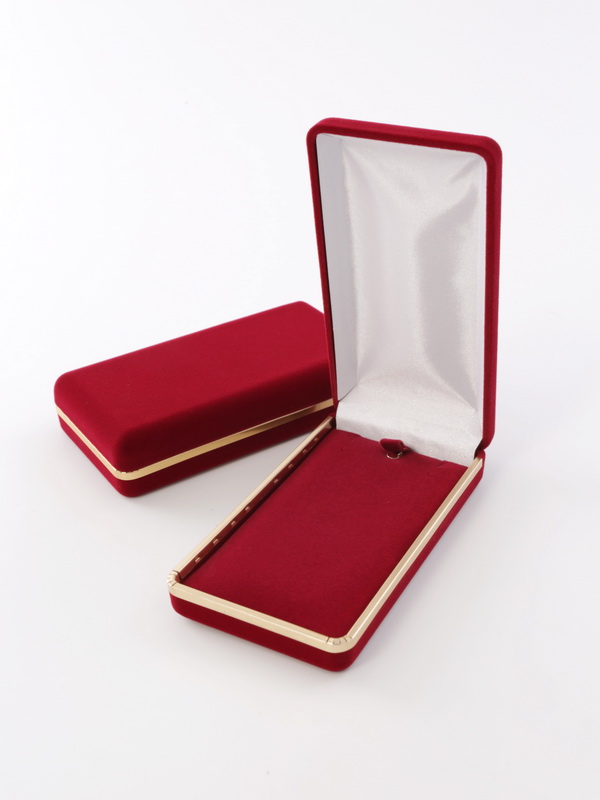 Футляр (62х116х26 мм) с золотым ободком под серьги, подвеску, светло-бордовый Футляр (62х116х26 мм) с золотым ободком под серьги, подвеску, светло-бордовый