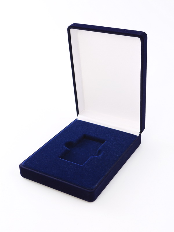 Футляр (90х124х32 мм) для мерного слитка (55х29х5 мм)