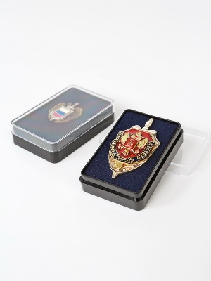 Пластиковый футляр (38х58х17 мм). Чёрное основание, прозрачная крышка Пластиковый футляр (38х58х17 мм). Чёрное основание, прозрачная крышка