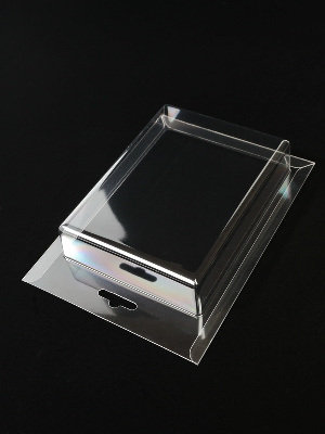 Блистер с загибом краев под изделие 110х150х33 мм