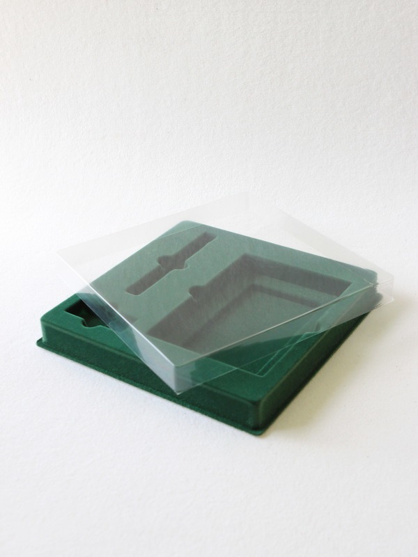 Сувенирная упаковка для бизнес набора (ежедневник, ручка и флешка). Вид 2