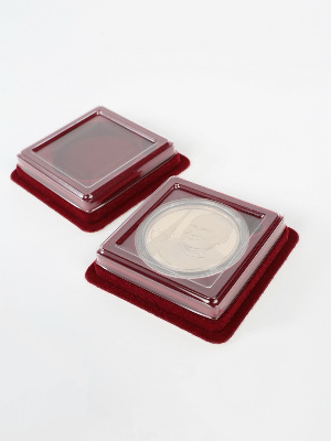 Сувенирная упаковка (63х63х16 мм) для одной монеты в капсуле (диаметр 50 мм)