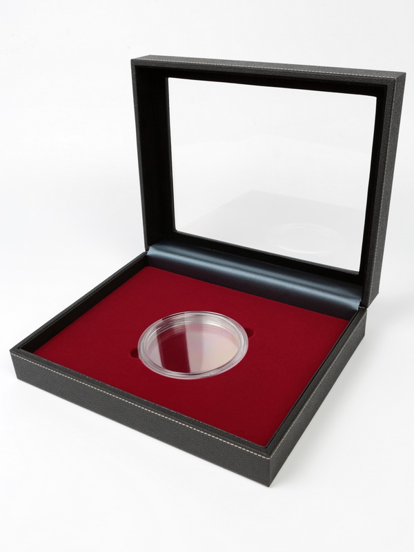 Бокс из искусственной кожи с прозрачным окном Nera XL Plus для 1 монеты 10000 руб (золото 999, 1 кг ) или 100 руб (серебро 925, 1 кг) в капсуле
