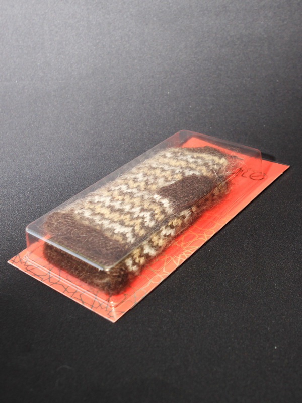 Блистер с загибом краев под носки-тапочки, варежки