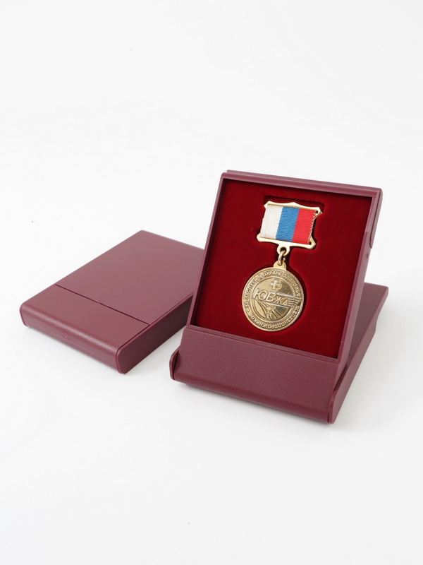  Футляр пластиковый (79х106х16 мм) для медали на квадро колодке (короткая), тёмно-синий