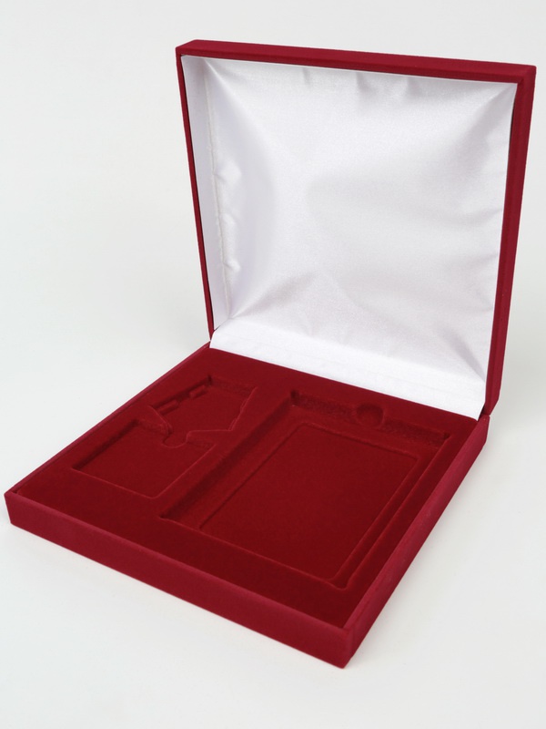  Футляр (160х160х33 мм) под орден на пятиугольной колодке и удостоверение (81х112х10 мм), тёмно-зелёный