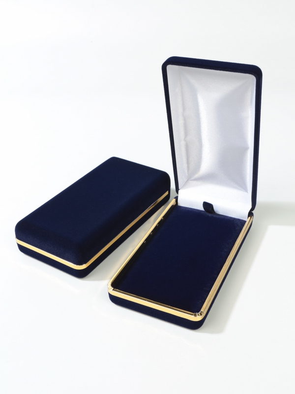 Футляр (62х116х26 мм) с золотым ободком с универсальной подложкой