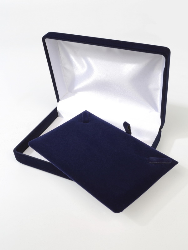 Футляр (142х102х42 мм) под колье, светло-бордовый