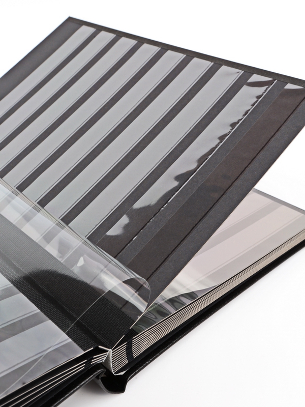 Альбом для марок (кляссер Royal-Line) из натуральной кожи, 16 листов (32 страницы), чёрный картон с промежуточными прозрачными листами. Чёрный. Prinz, 6016