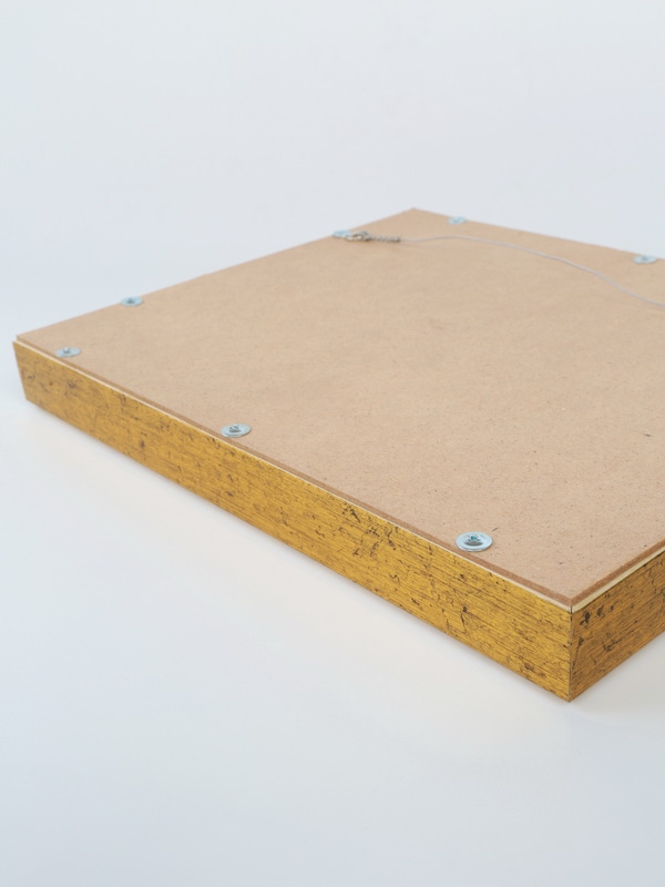  Багетная рамка S золотого цвета под 1 ячейку (209х270х18 мм) с поролоновой вставкой, чёрный