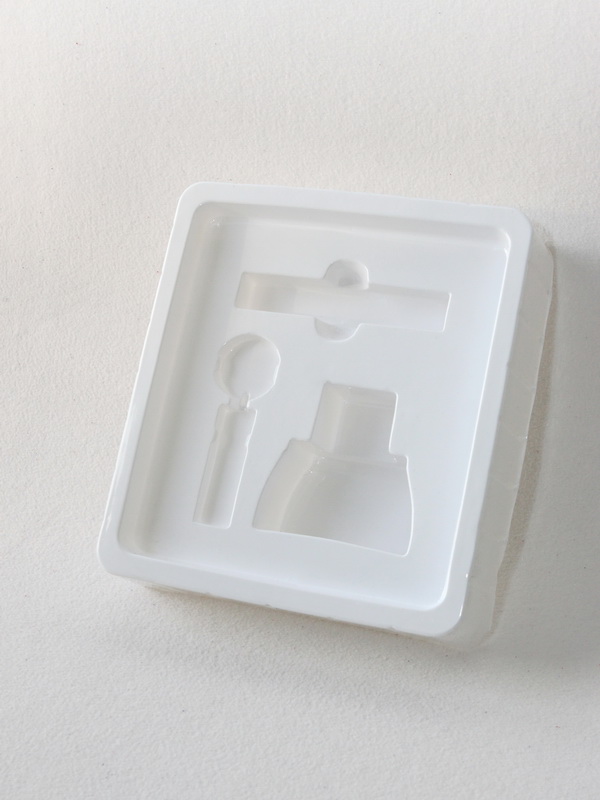 Пластиковый ложемент для парфюмерного набора