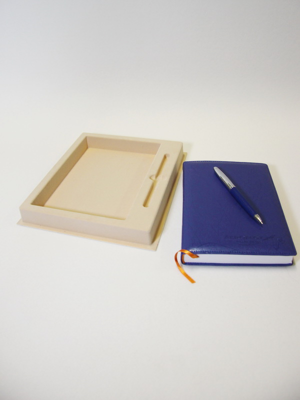 Сувенирная упаковка под ежедневник А5 и ручку