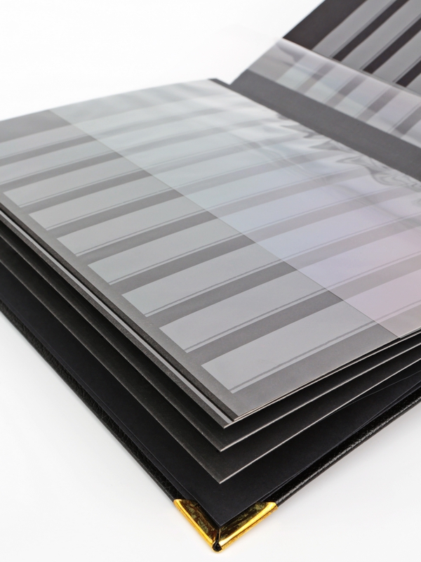 Альбом для марок (кляссер Royal-Line) из натуральной кожи, 16 листов (32 страницы), чёрный картон с промежуточными прозрачными листами. Чёрный. Prinz, 6016