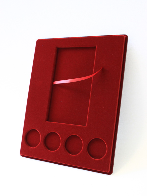 Планшет S (234х296х12 мм) для 1 банкноты Сочи-2014 в капсуле и 4 монет Сочи-2014 в капсулах, тёмно-бордовый  Планшет S (234х296х12 мм) для 1 банкноты Сочи-2014 в капсуле и 4 монет Сочи-2014 в капсулах, тёмно-бордовый