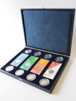 Футляр кожзам Sapfir S (298х237х33 мм) для 4 Олимпийских монет Сочи-2014 в блистере и 8 Олимпийских монет Сочи-2014 в капсулах