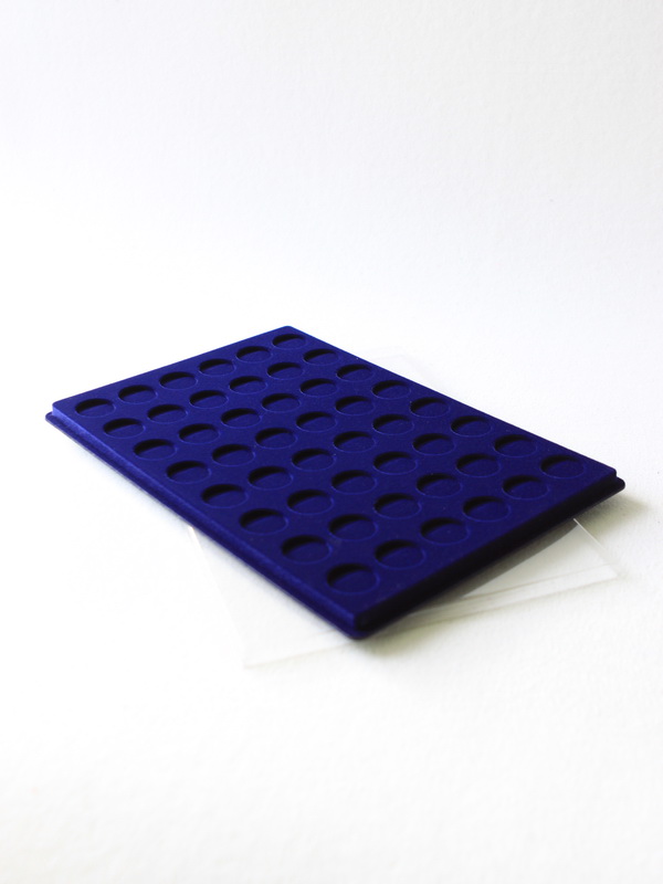 Планшет L (222х333х13 мм) на 48 монет d-25 мм Планшет L (222х333х13 мм) на 48 монет d-25 мм