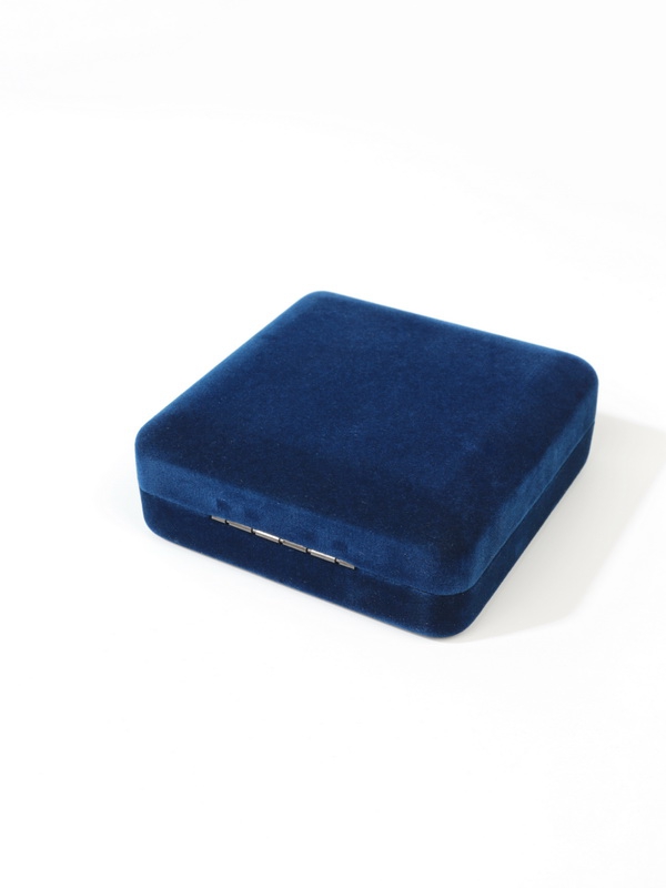 Футляр замшевый (92х92х36 мм) для 1 монеты в капсуле (диаметр 44 мм), тёмно-синий