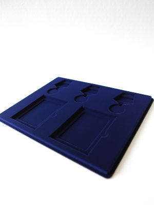 Планшет S (234х296х12 мм) на 3 медали РФ d-32 мм и 2 удостоверения Планшет S (234х296х12 мм) на 3 медали РФ d-32 мм и 2 удостоверения