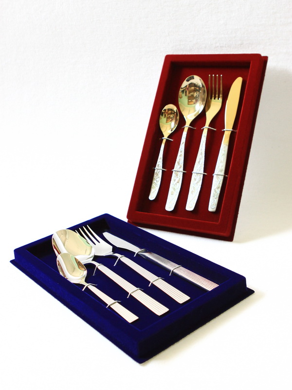  Сувенирная упаковка под набор из 4-х столовых предметов (145х255х32 мм), чёрный