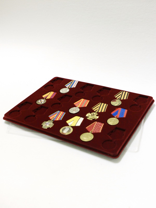  Планшет G (291х393х16 мм) на 17 медалей РФ d-37 мм с пятиугольной колодкой, тёмно-синий