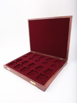 Футляр деревянный Vintage S (305х247х40 мм) для 5 медалей РФ d-32 мм и 5 орденов с пятиугольной колодкой