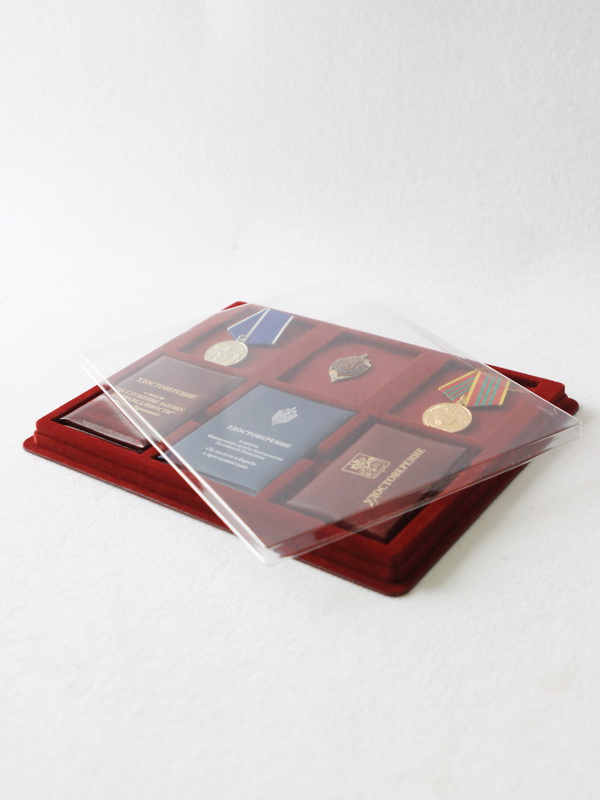 Планшет S (243х304х21 мм) на 3 ячейки (68х86х18 мм) с поролоном и 3 удостоверения, тёмно-бордовый Планшет S (243х304х21 мм) на 3 ячейки (68х86х18 мм) с поролоном и 3 удостоверения, тёмно-бордовый