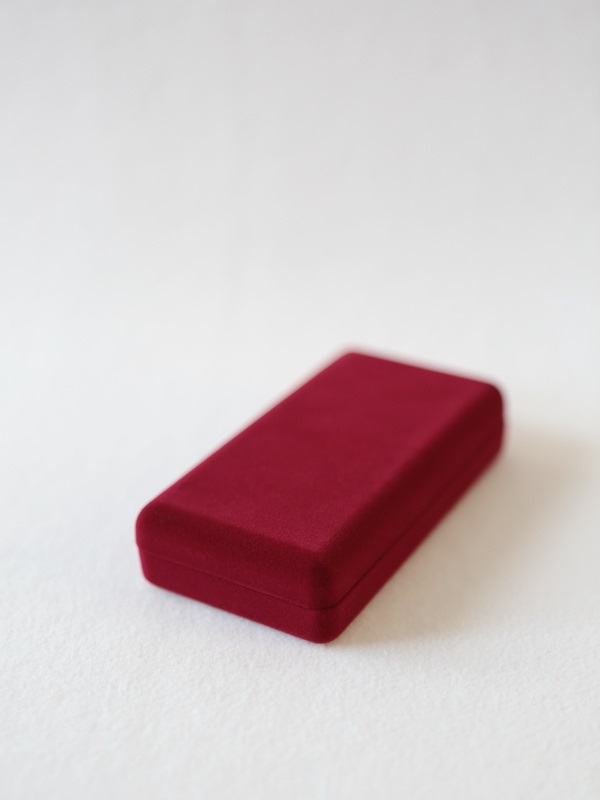 Футляр (62х116х26 мм) на 2 монеты в капсулах (диаметр 46), светло-бордовый  Футляр (62х116х26 мм) на 2 монеты в капсулах (диаметр 46), светло-бордовый