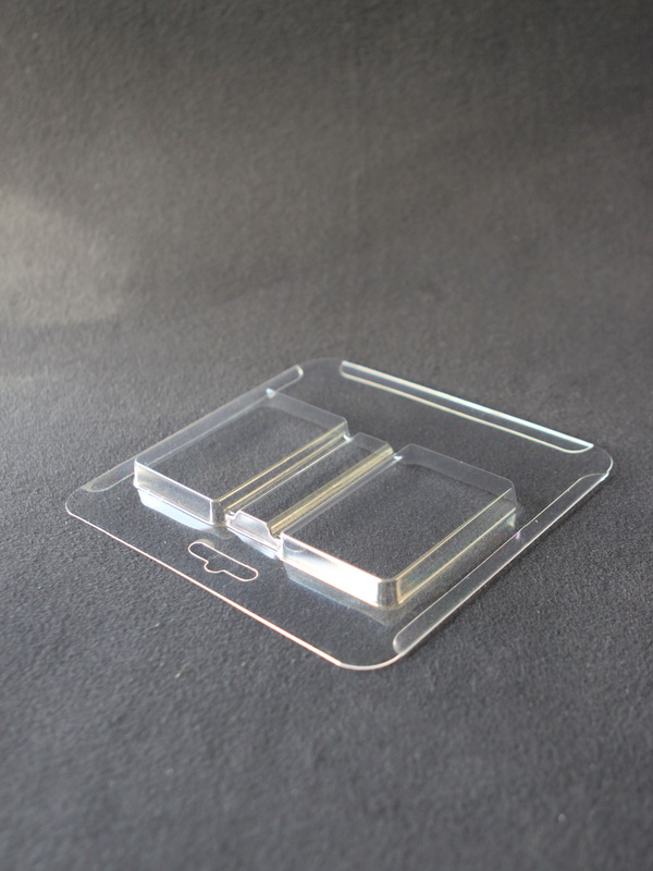 Блистер с загибом краев для 2 пачек сигарет и зажигалки (вид 2)